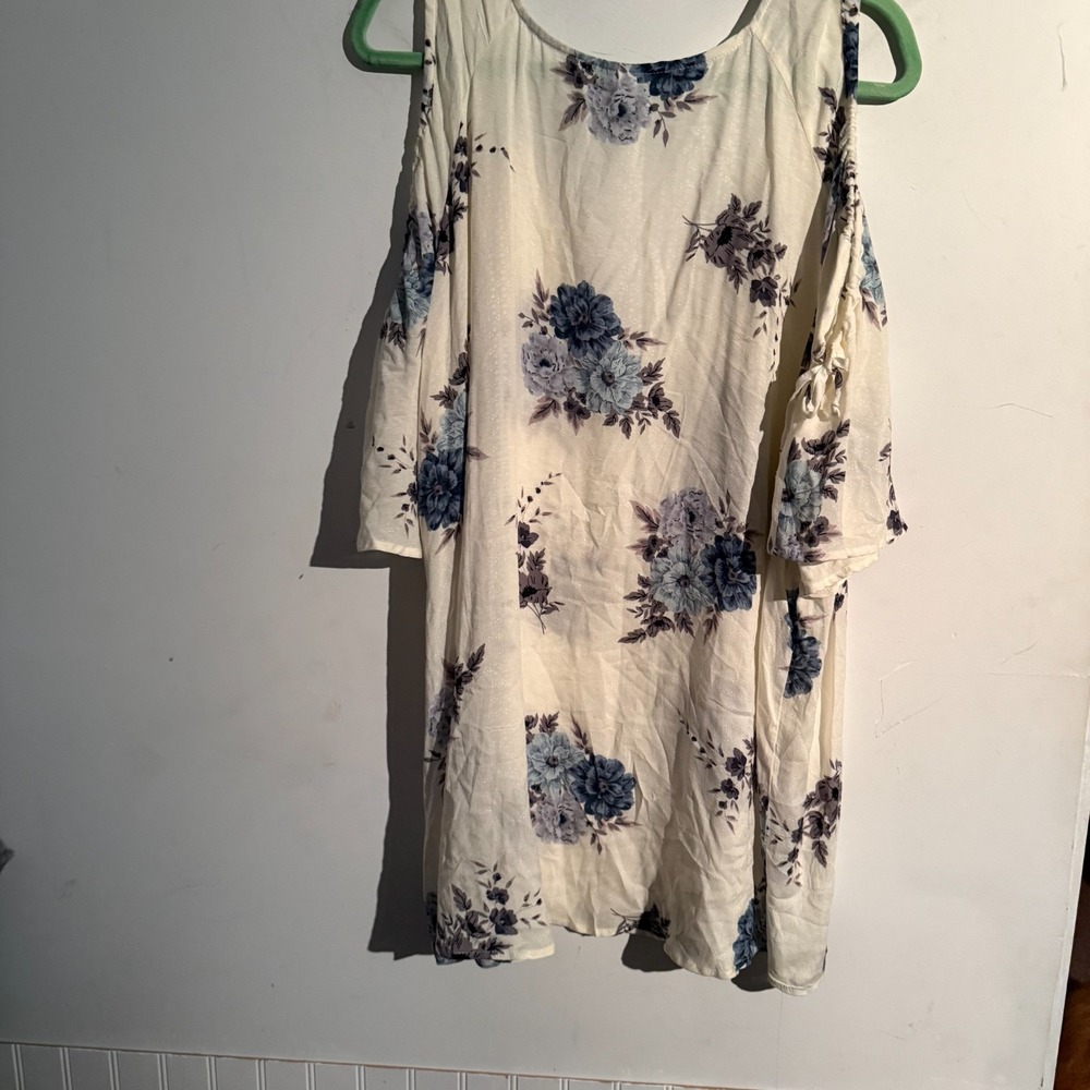 Torrid Size 3 Floral Boho Romantic Cottagecore Flowy Soft Girl Cold Shoulder - Picture 5 of 6